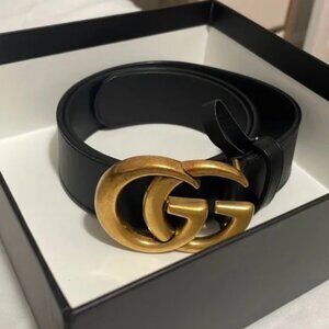 Gucci 👑Leather Belt with Gold GG Buckle